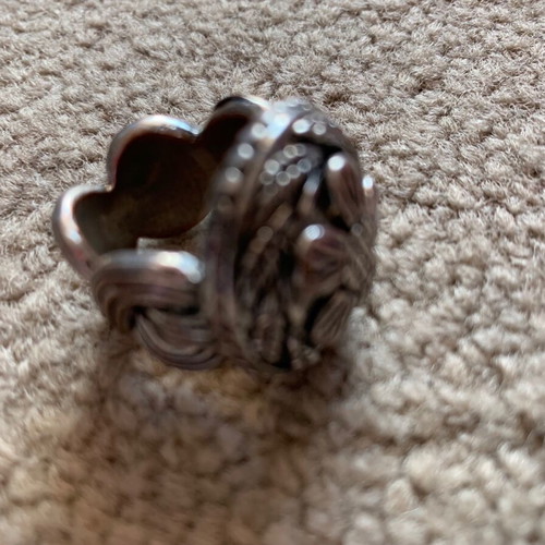 Rings like new, original and unique (faux bijoux)