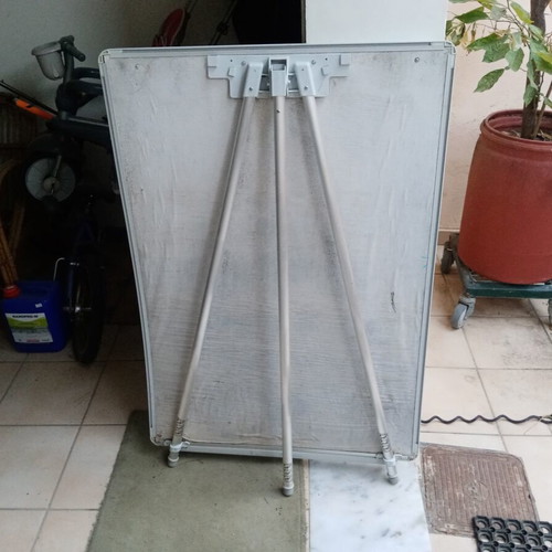 Whiteboard seminar marker with adjustable aluminum legs used