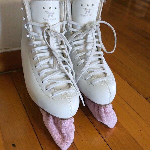 Risport Electra 250 ice skates like new with Jackson Mark IV blade