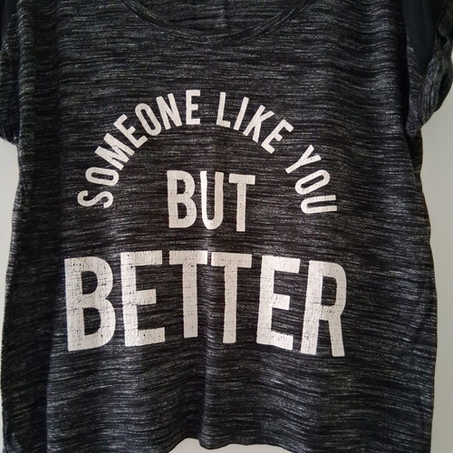 Short-sleeve t-shirt like new, size L, black and white