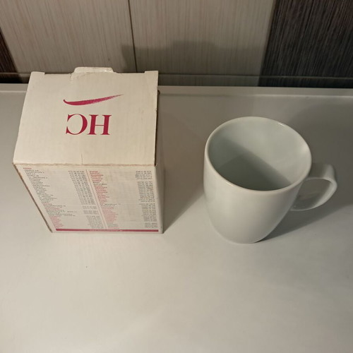 Hondos Center porcelain mug new in original box