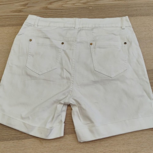 Adrixx Fashion white cotton shorts with cuff