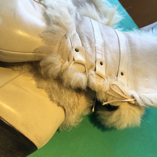 Leather boots used, size 38.5, white with lining