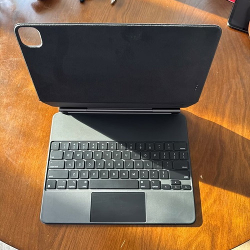 Apple Magic Keyboard for iPad Pro 12.9 inch like new, space grey