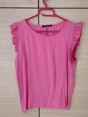 Summer blouse with ruffles on sleeves like new, pink, size M
