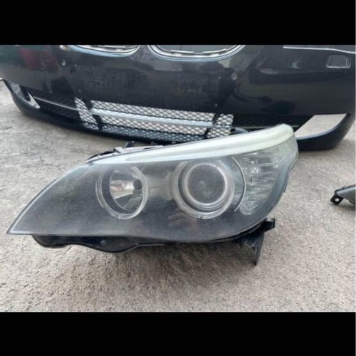BMW E60 2009 headlights used with broken mounts