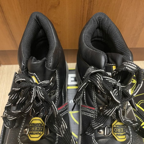 Miner steel toe shoes size 40, black