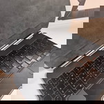  Apple Magic Keyboard (11’’)