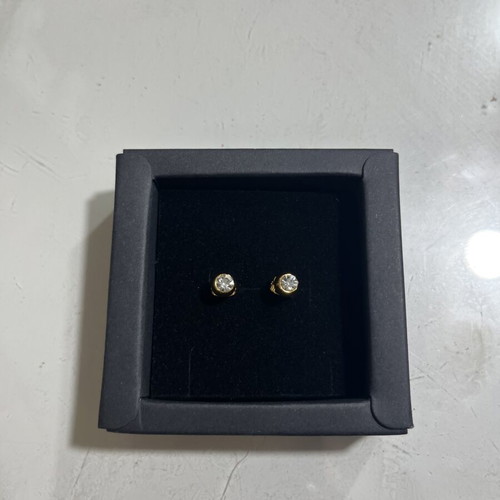 Earrings set like new, gold tone and silver