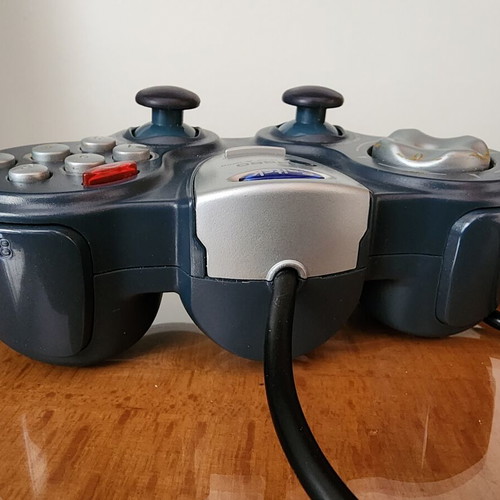 Saitek 8 Button Rumble PC Game Controller like new