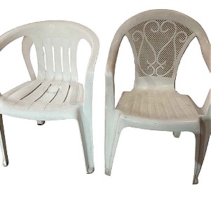 Σετ 2 λευκές πλαστικές καρέκλες 81x55x39, 73x58x40
