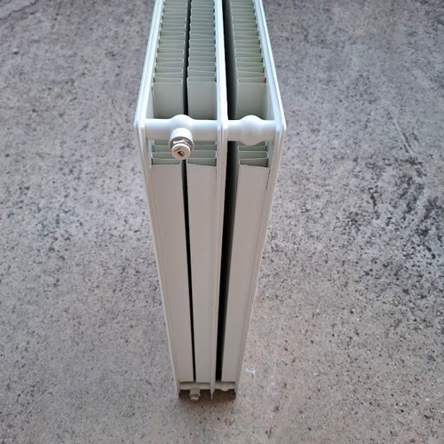Radson Panel type heating radiator 33/900/600 like new, 2553 Kcal/h
