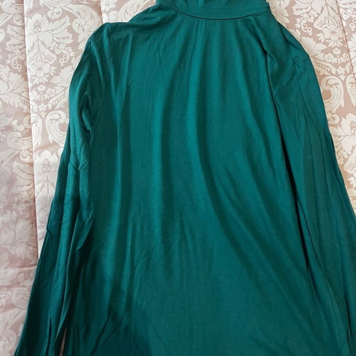 Toi&Moi green turtleneck like new, size M