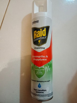 Raid Essentials spray for cockroaches and ants, new