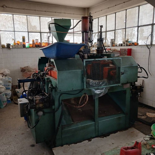 Plastic molds and machines used from plastic workshop