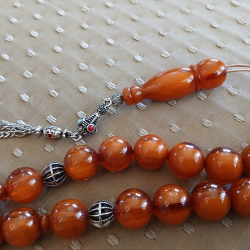 Bakelite Komboloi like new with 33 beads and traditional finish