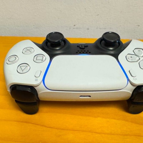 PS5 controller used, genuine and fully functional