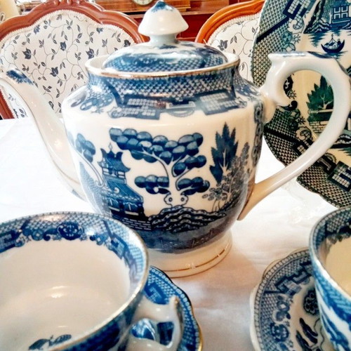 Blue Willow Tea Set 20 Pieces from Belgium