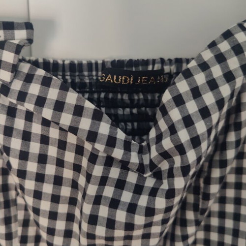 Gaudi short top with elastic back like new, size 42