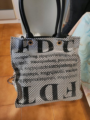 Rattan shoulder bag new black and gray with inner pouch and extra strap