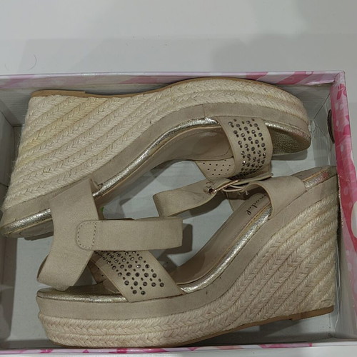 Women's platform sandals size 40 used, beige