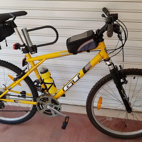 Mountain bike GT like new with accessories