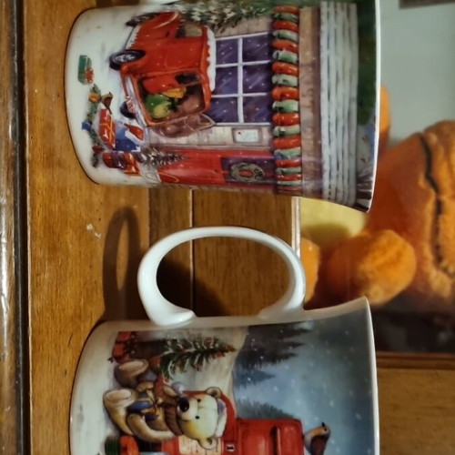 Christmas mugs set like new, 2 pieces