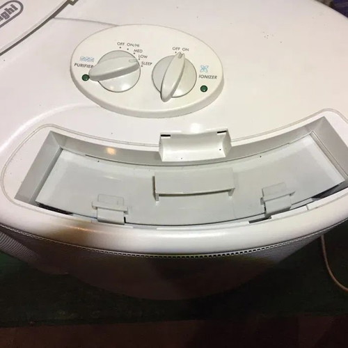 Delonghi Aria Puro DAP-130 air ionizer cleaner used