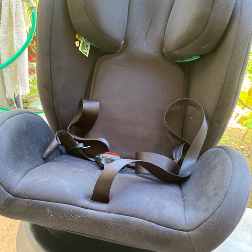 Baby car seat like new for newborns and infants up to 36 months
