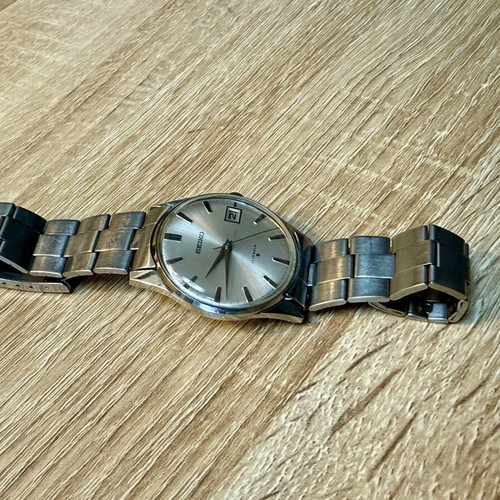 Seiko Vintage wristwatch used with original bracelet, white dial