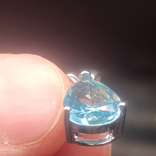 Women's necklace with blue gemstone