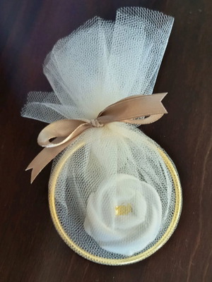 Handmade bombonieres with porcelain flower and gold leaves new