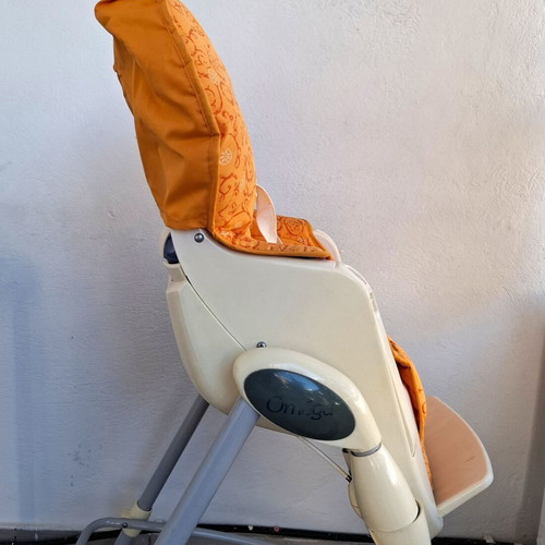Bébé Confort Omega highchair used, adjustable and multifunctional