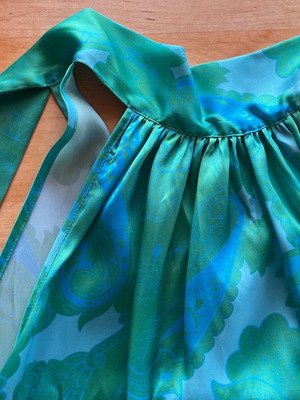 Halter-neck top Lynne like new with feathers, size S
