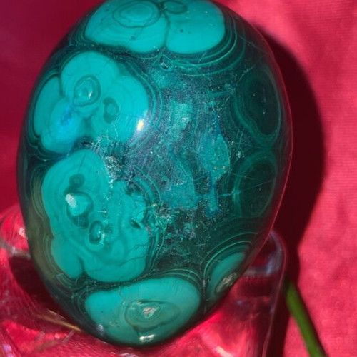 Malachite egg new, solid with beautiful patterns