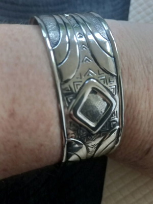 Silver bracelet cuff like new adjustable to wrist size