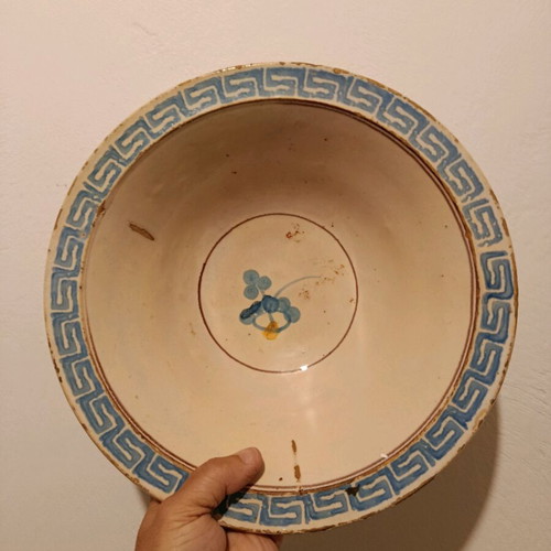 Apulia bowl like new, large 30 cm diameter