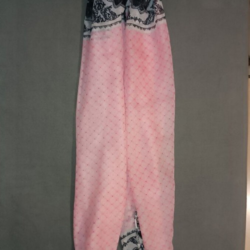 Pashmina scarf used in pink and black shades