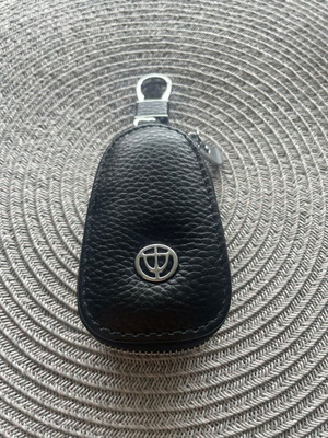 Brilliance Leather Car Key Cover new, black with silver accents