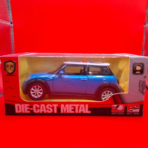Mini Cooper 1:32 miniature new with pull back mechanism
