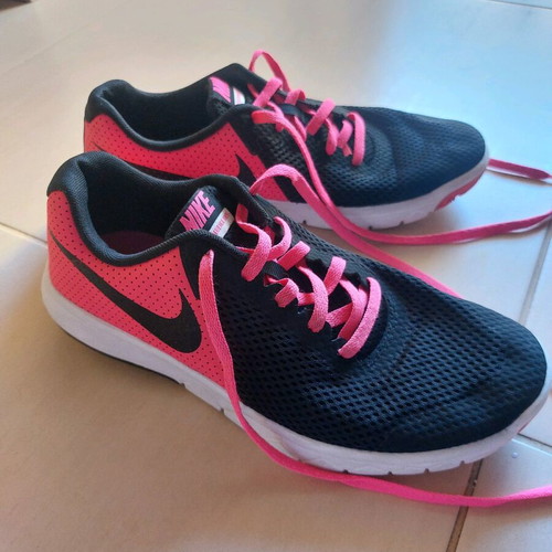 Nike women's athletic shoes like new, black and pink, size 38.5