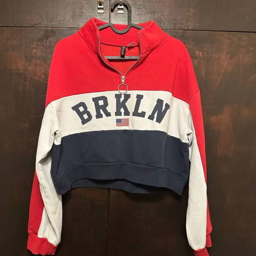 H&M Divided cropped hoodie used, size M, red-white-blue