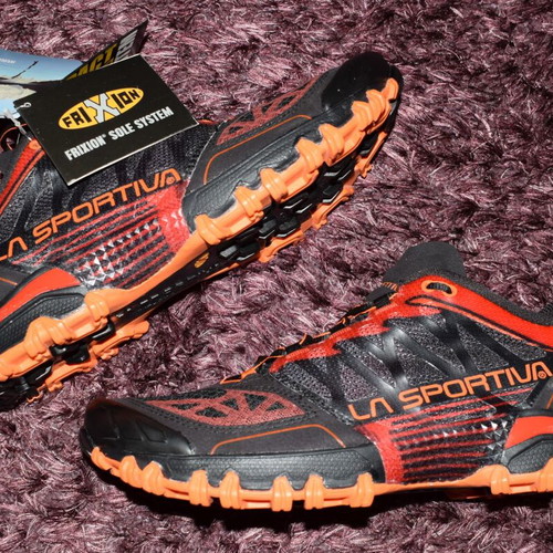 La Sportiva Bushido Men sports shoes new, size 44.5, black and orange
