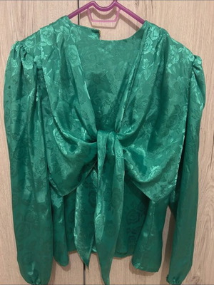 Multifunctional blouse with back button, size L
