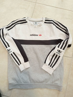Adidas sweatshirt like new, black and white, sizes 146-152 cm