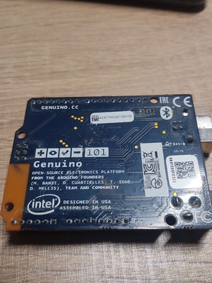 Arduino 101 σαν καινούργιο με Hardware… - € 19,90 - Vendora.cy