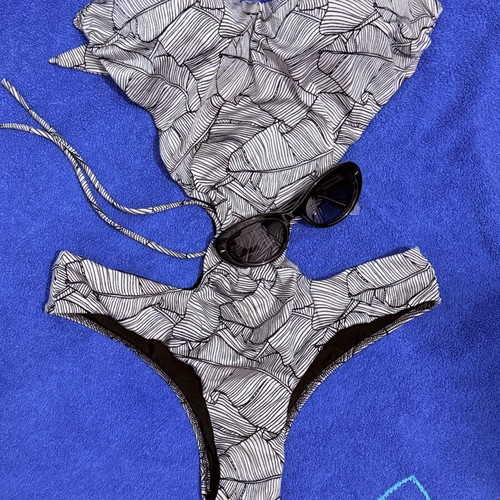 La Perla swimsuit like new, black and white, size S-M