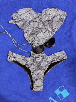La Perla swimsuit like new, black and white, size S-M