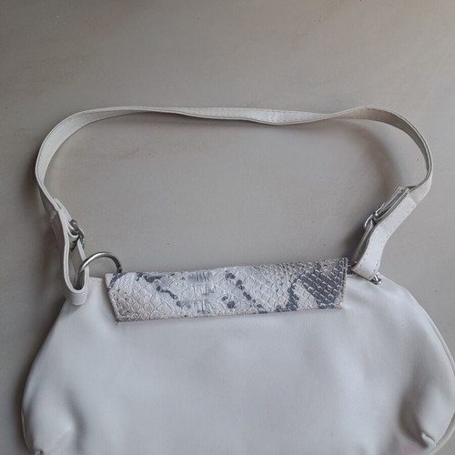 Shoulder bag white with snake print detail like new