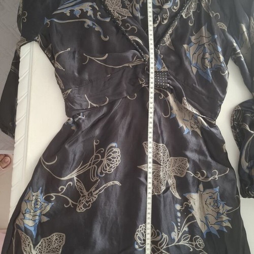 Silk short dress Divina like new, size S/M, black and beige